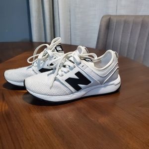 New Balance Kids Sneaker (KL247PPP) US size 1 - white and black